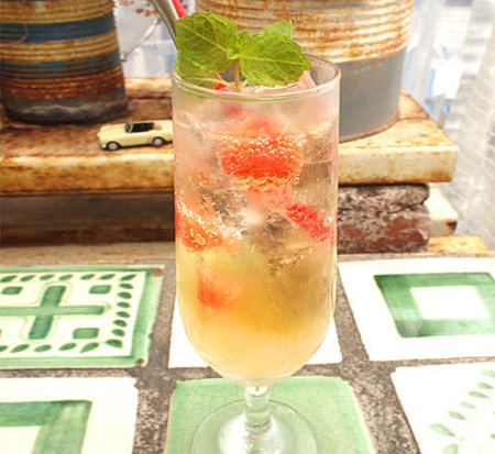 タバコが吸える おしゃれなカフェ